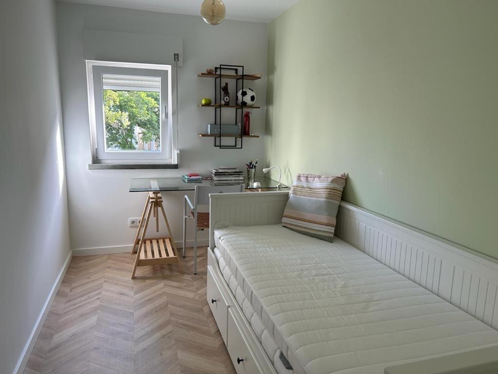 Simply Yellow Apartment - 2