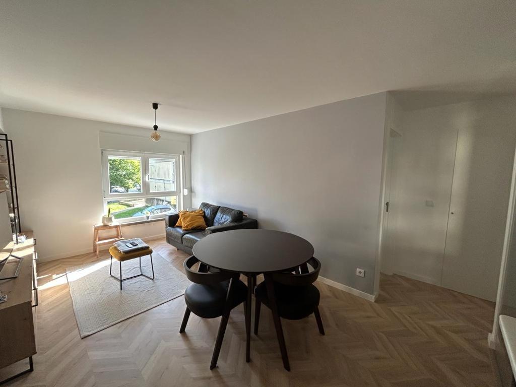 Simply Yellow Apartment - 4