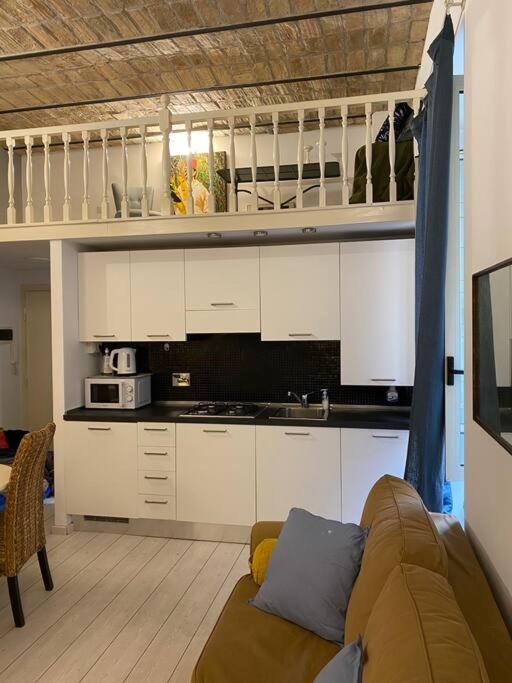 Paola Colosseum III - 4