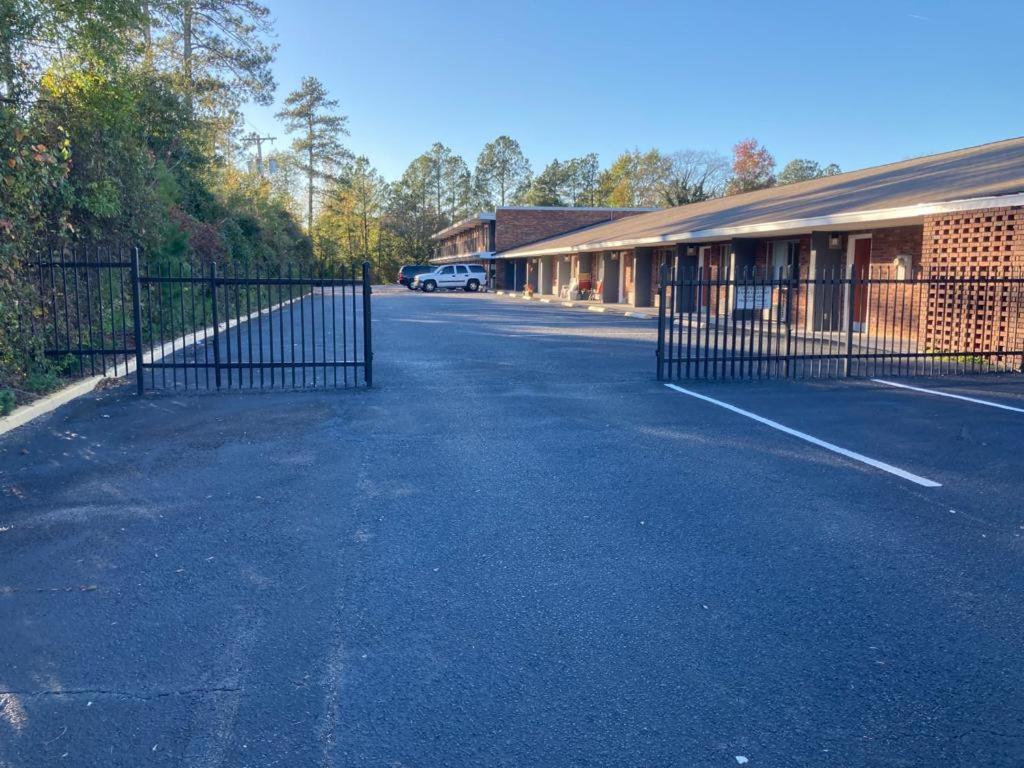 FAIRFIELD MOTEL OF WINNSBORO — photo 12