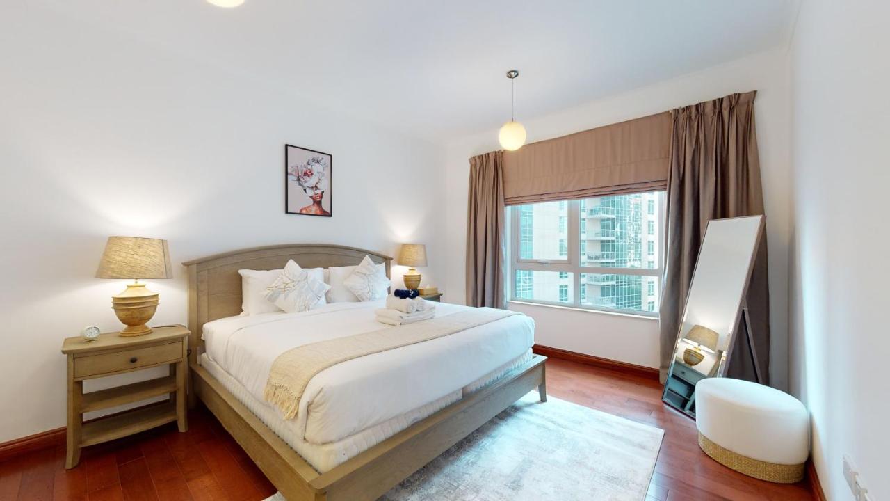 Stylish 2-Bed Apt Burj Khalifa and Fountain Views - 2