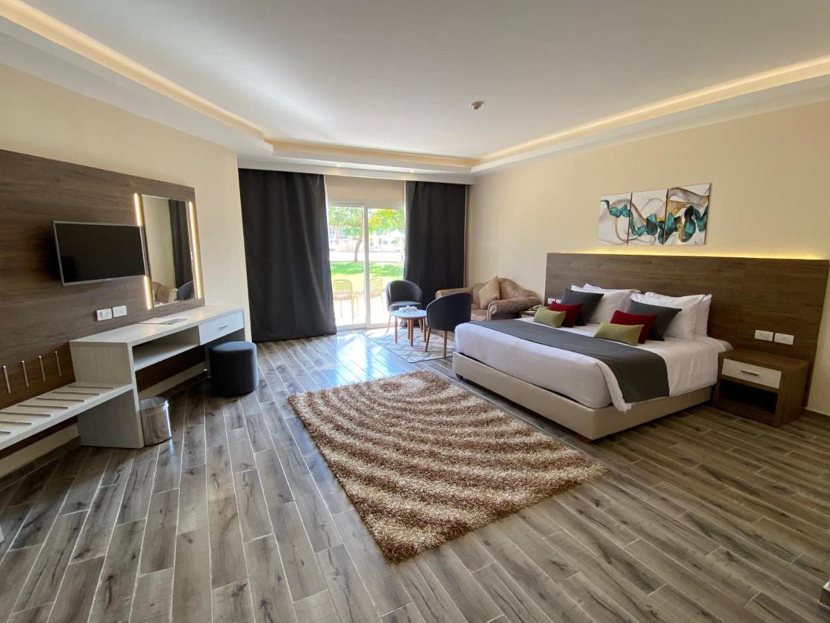 Amwaj Oyoun Resort & Casino photo