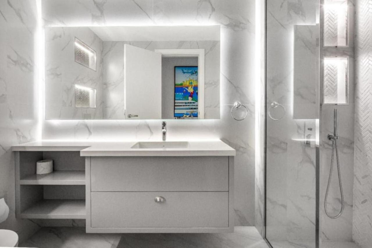 Vacationer Holiday Homes I Majestic Two Bedroom I Azure I Dubai Marina - 3