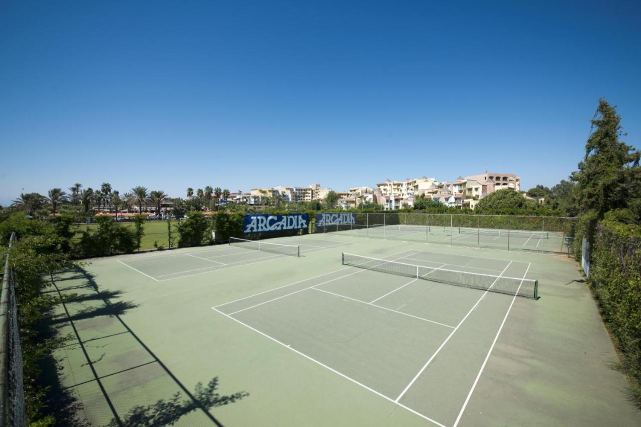 Tennis court: Limak Arcadia Sport Resort Belek
