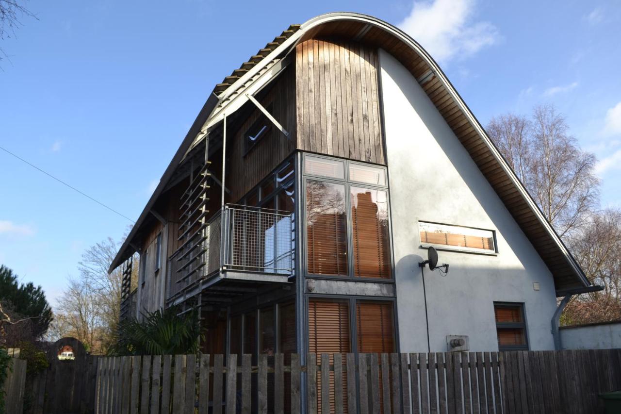 {{ hotelInfo.altText }}