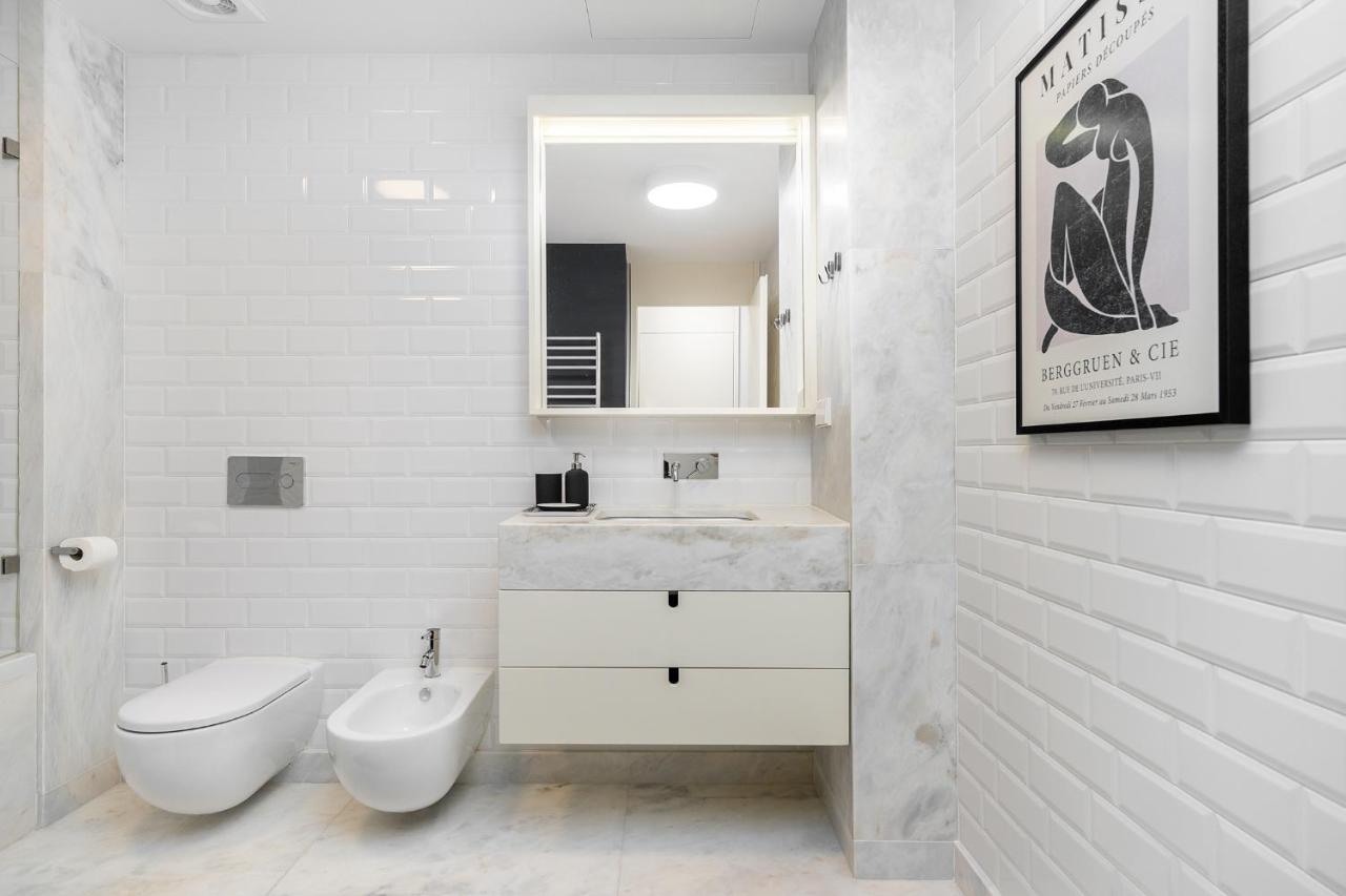 WHome Prime Location Contemporary Luxury Apartment w/ AC & Elevator - 3