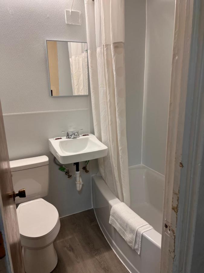 Best In Town Motel — photo 6