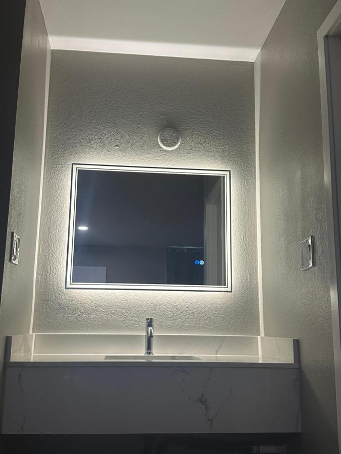 Royal Motel — photo 13