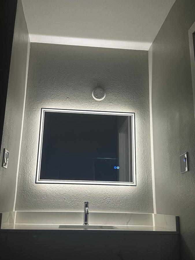 Royal Motel — photo 15