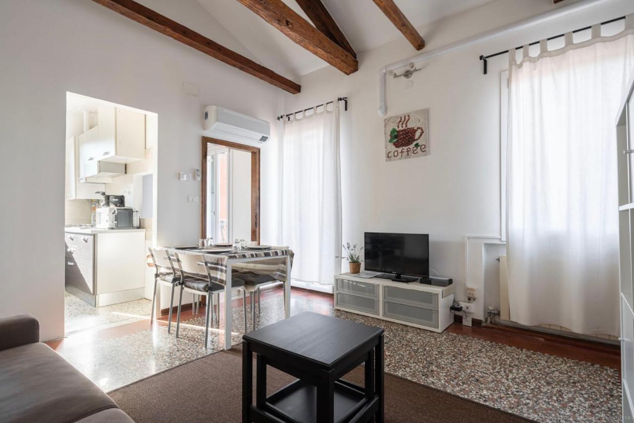 Ca' Giorgia Venice Apartment with Balcony - 5