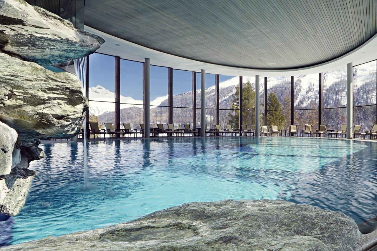 Heated swimming pool: Badrutt's Palace Hotel St Moritz