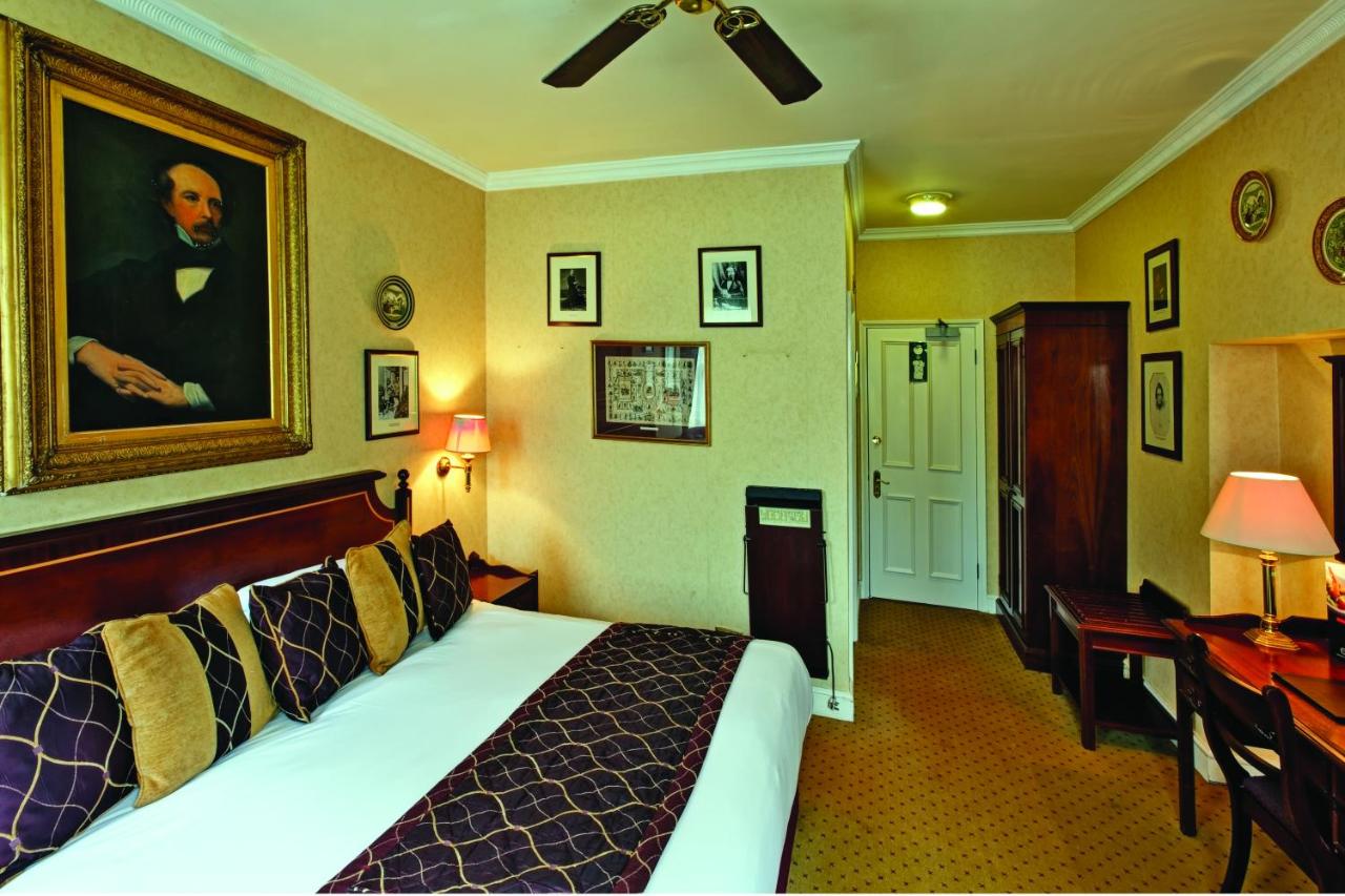 Grange Blooms Town House Hotel - Laterooms