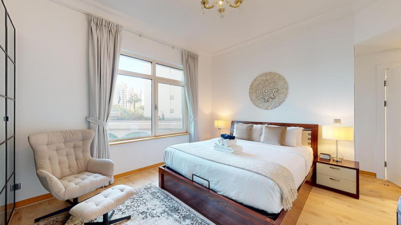 Elegant 2 BR Apartment with Beach Access - 2