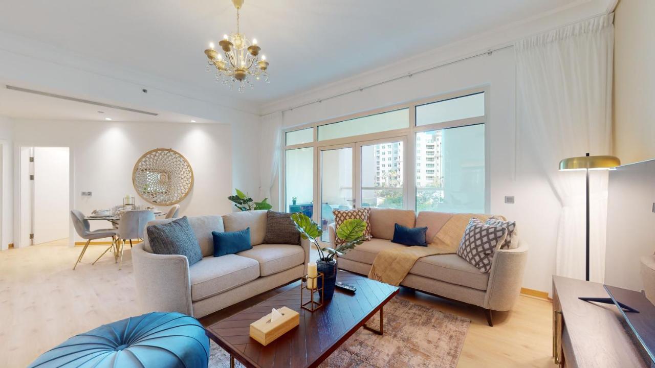 Elegant 2 BR Apartment with Beach Access