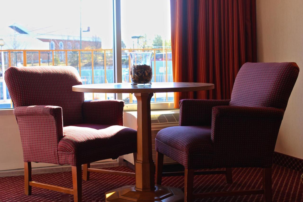Regency Inn — photo 17
