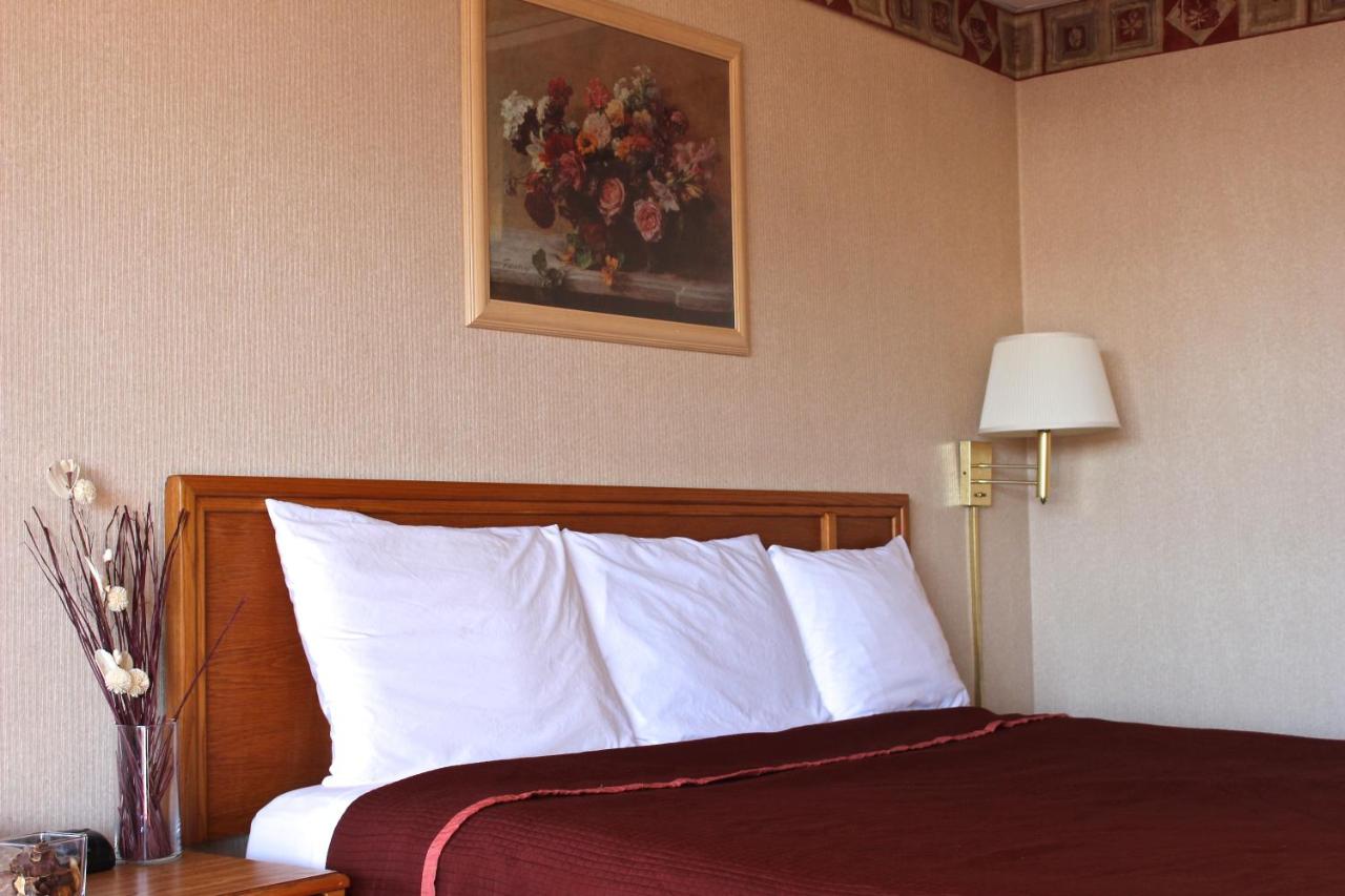 Regency Inn — photo 23