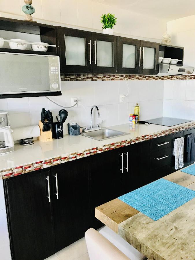 Cancun Hotel Zone, Beachfront 2 BR Apartment - Prime Location - 4