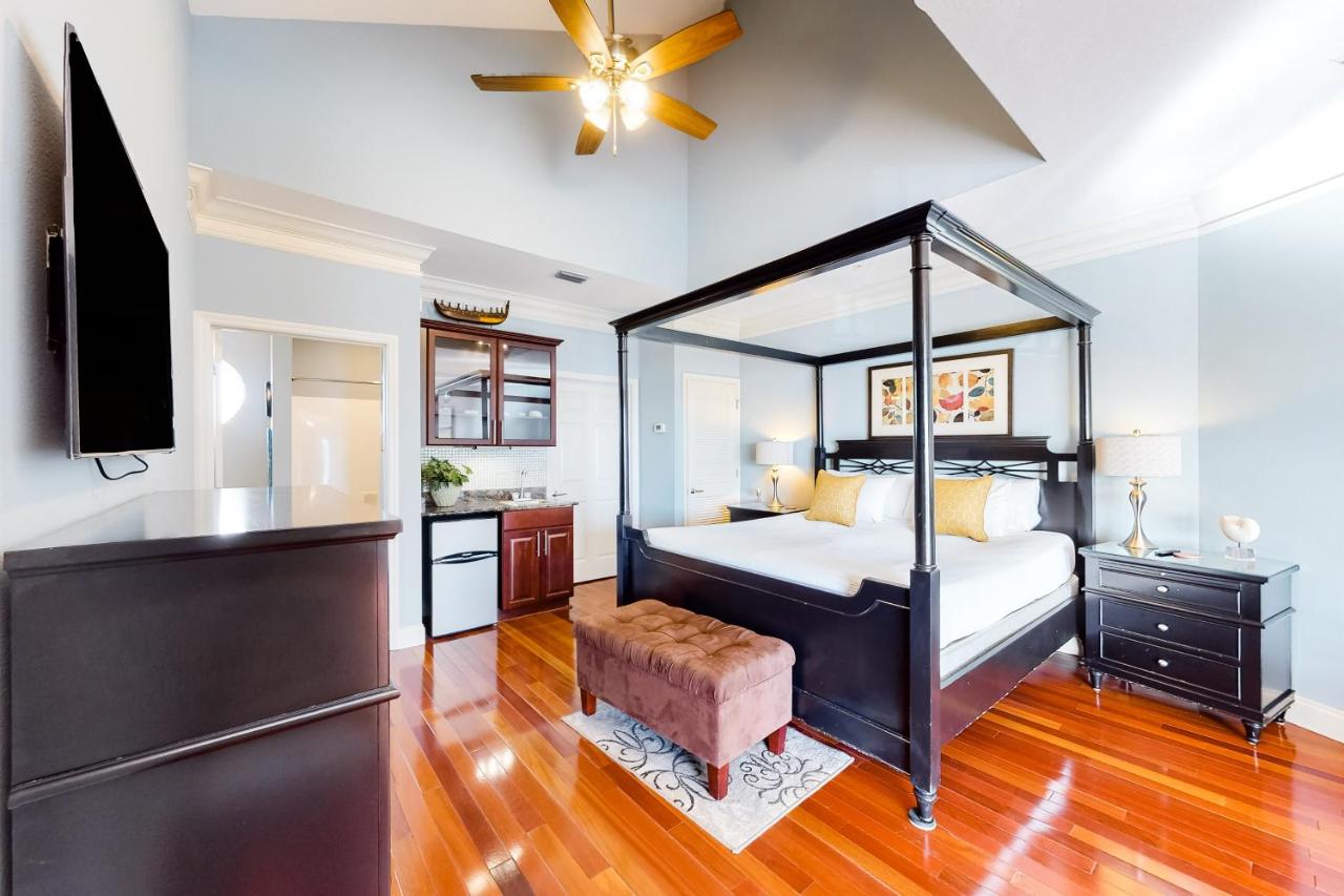 Beach Pointe 301 by Destin Getaways — photo 15