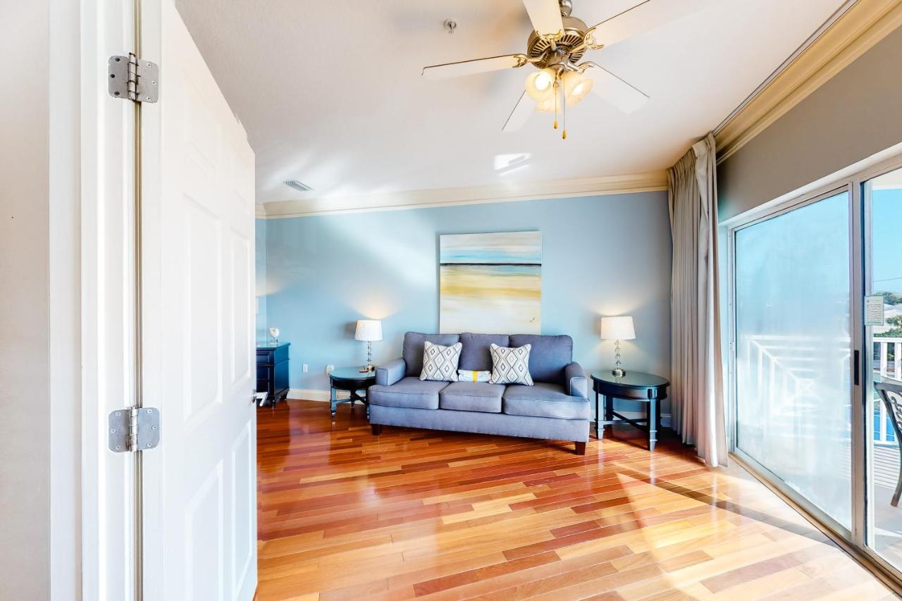 Beach Pointe 301 by Destin Getaways — photo 20