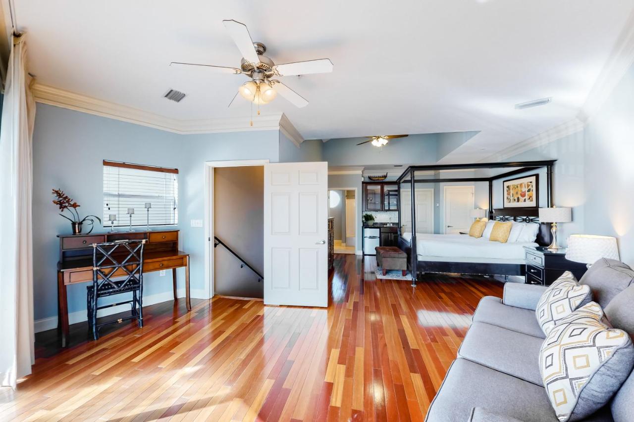 Beach Pointe 301 by Destin Getaways — photo 19