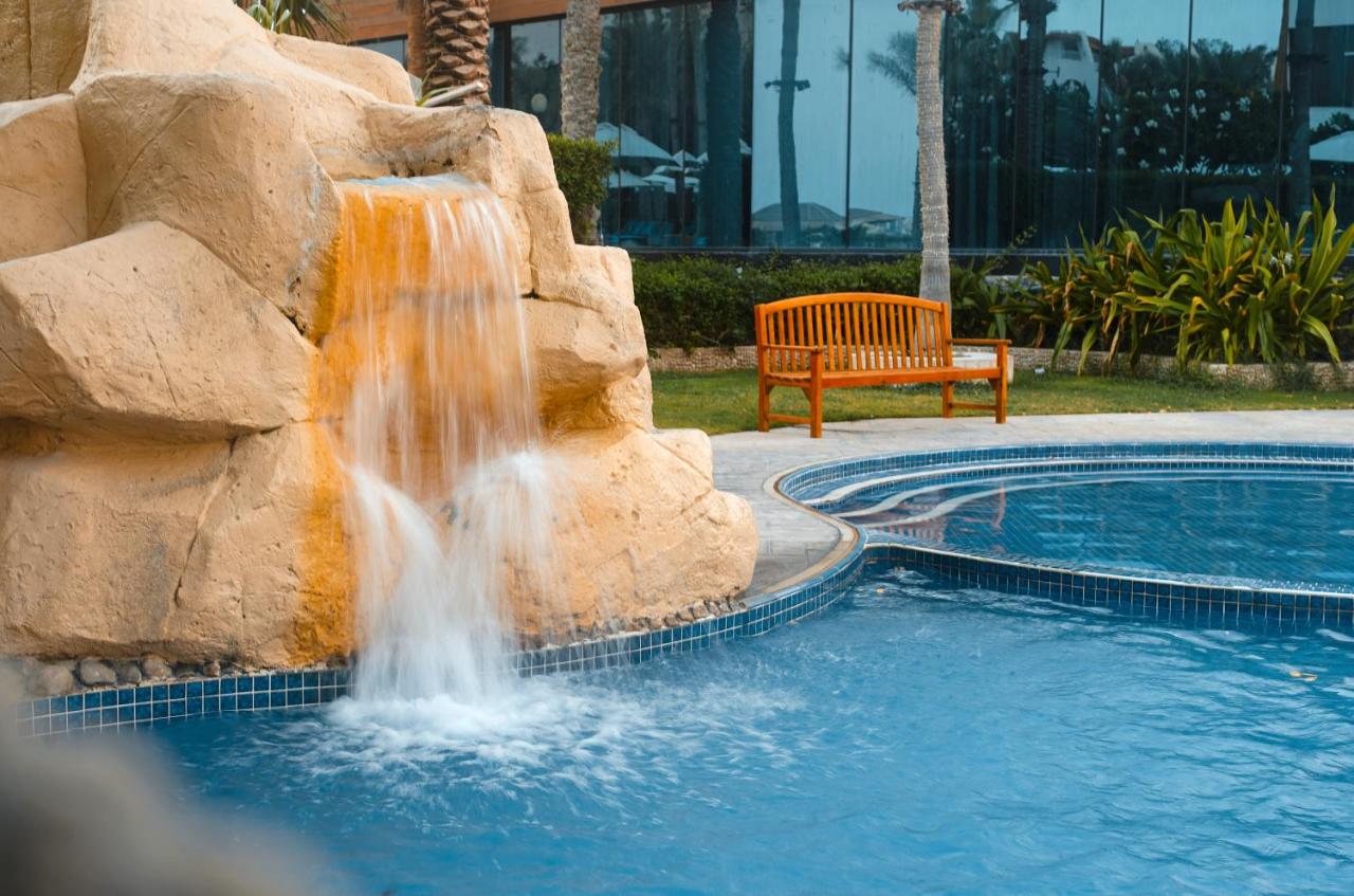 Dubai Marine Beach Resort & Spa photo