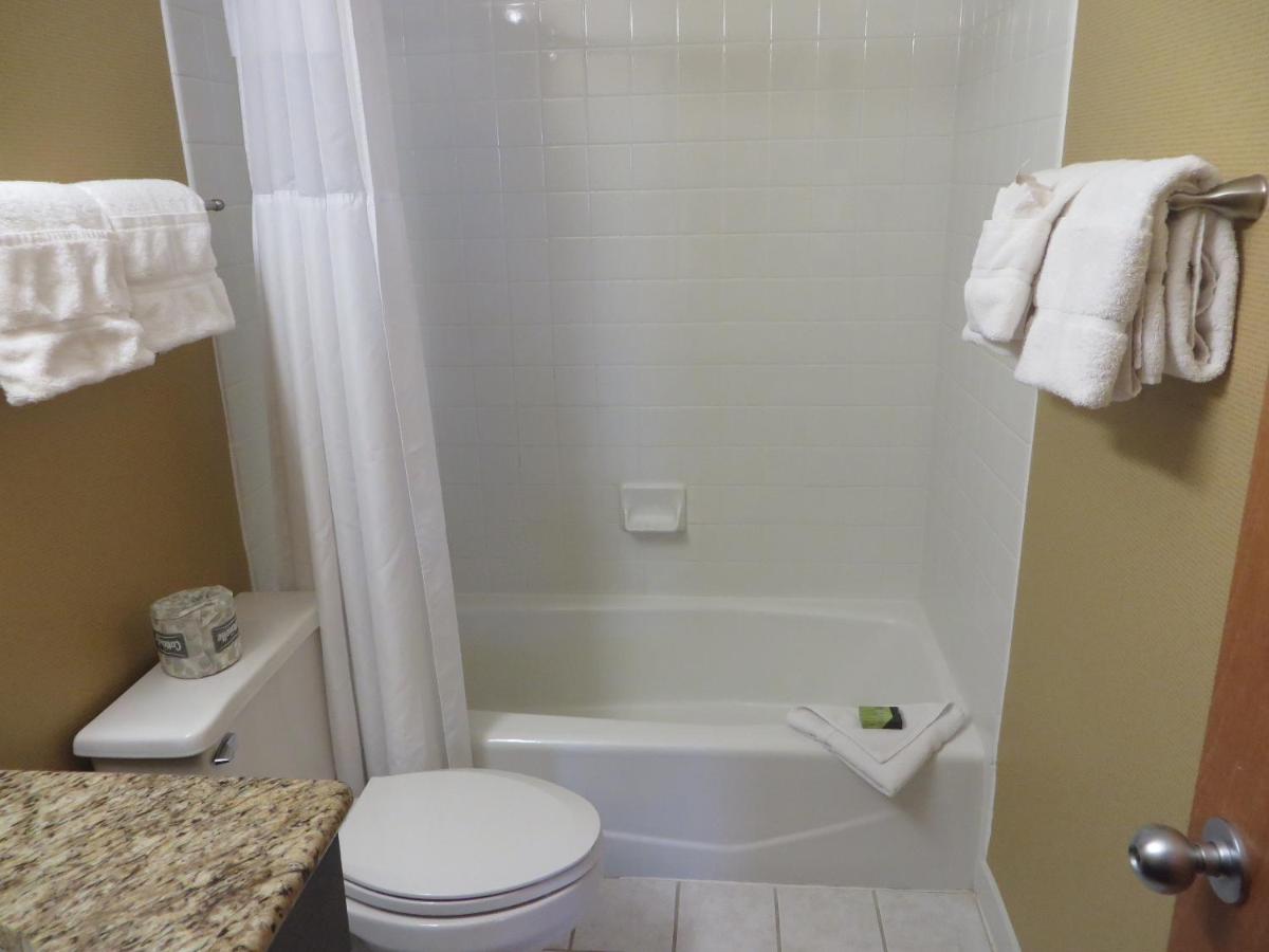 Ivy Court Inn and Suites — photo 21
