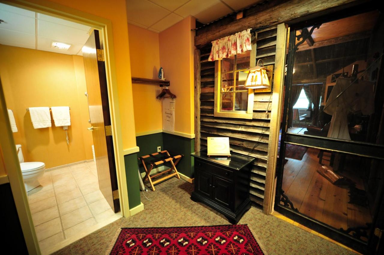The Common Man Inn & Lodge, Plymouth — photo 2