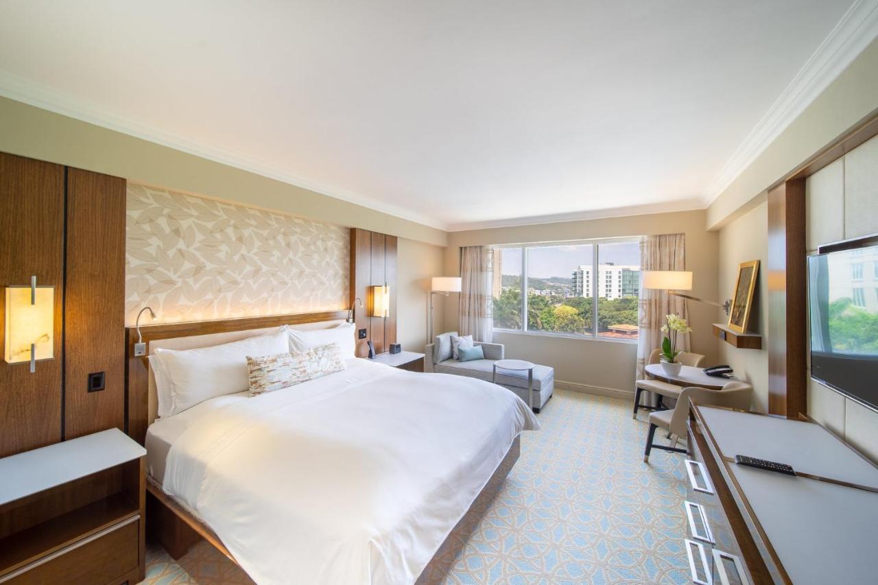 Real InterContinental at Multiplaza Mall, an IHG Hotel photo