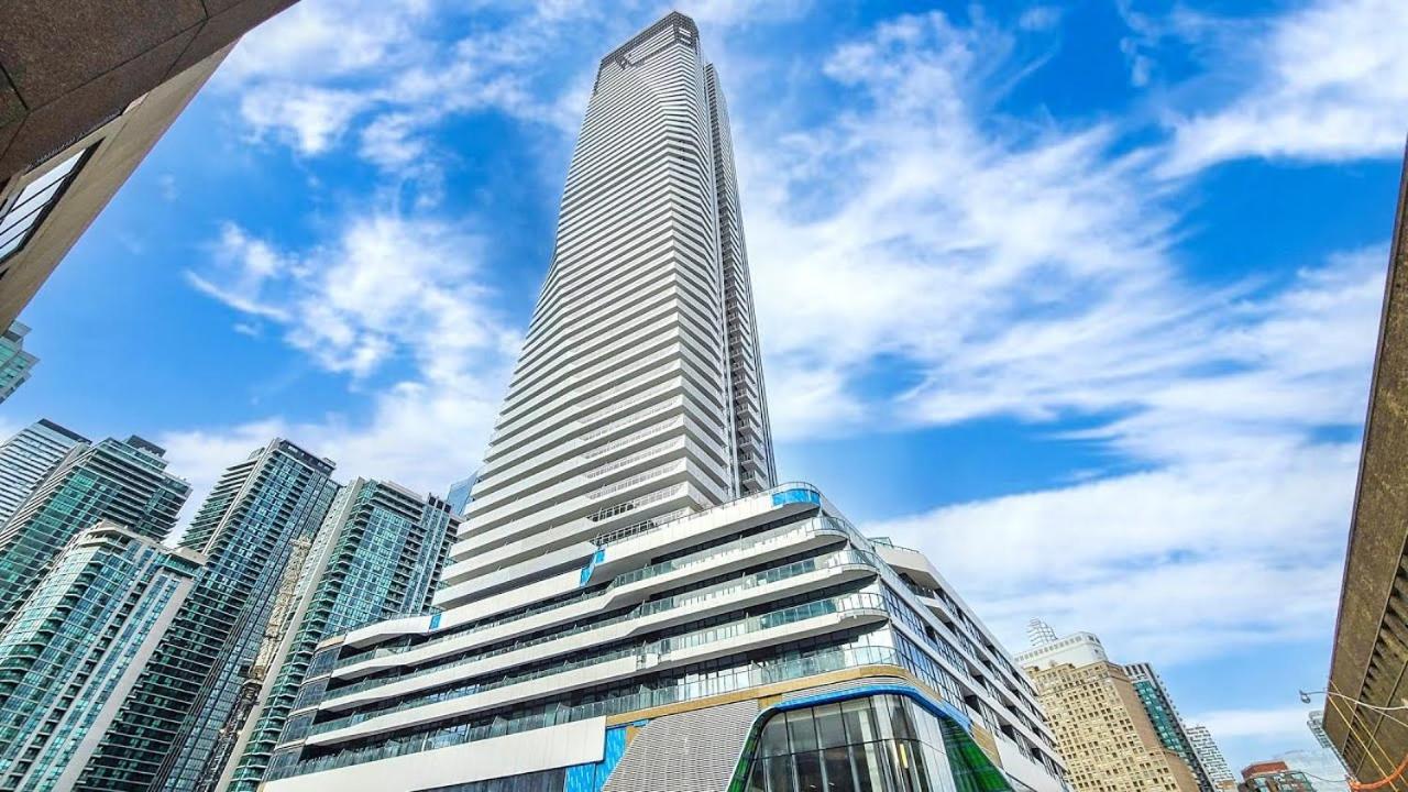 Pristine 1BR + Den -Harbour Front Toronto Downtown - photo