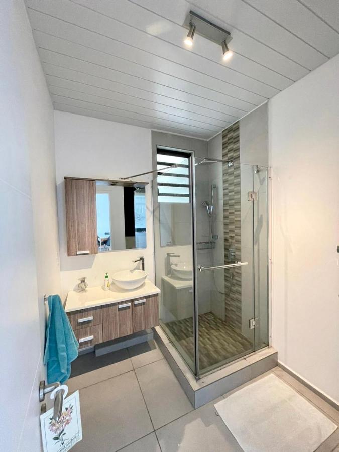 Luxury beach house with spectacular sea view and pool - 2