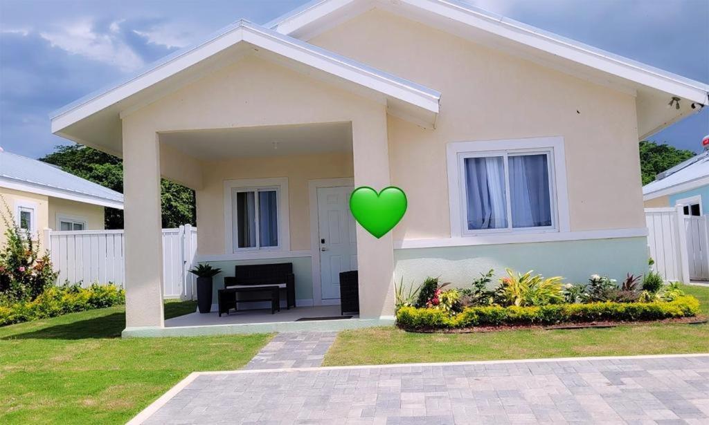 Paradise Oasis - Solar Powered with Starlink WiFi and Pools - 3