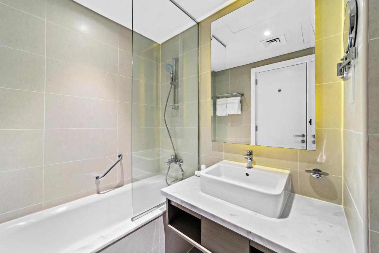 ALiving Luxury Studio with Canal Views I DAMAC Maison Prive 2512 - 3