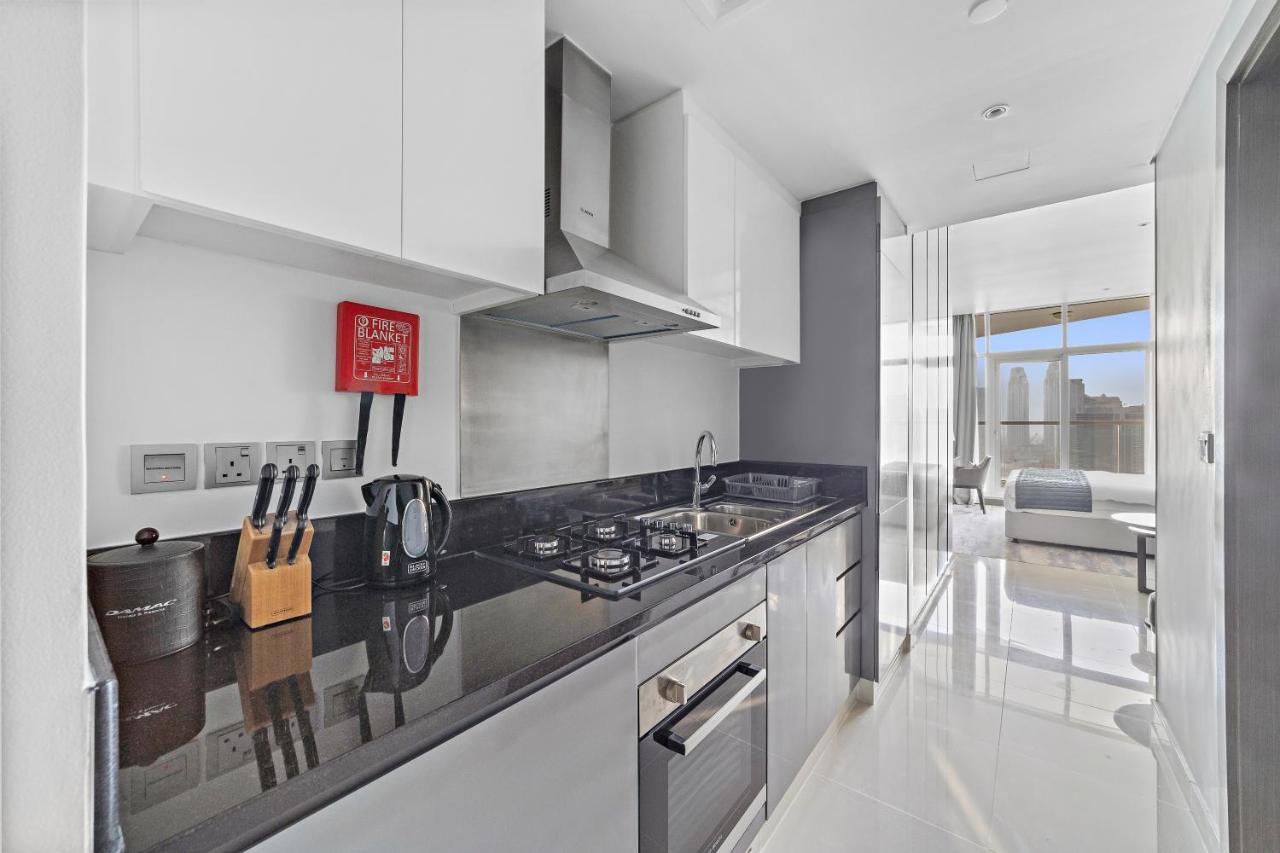 ALiving Luxury Studio with Canal Views I DAMAC Maison Prive 2512 - 5