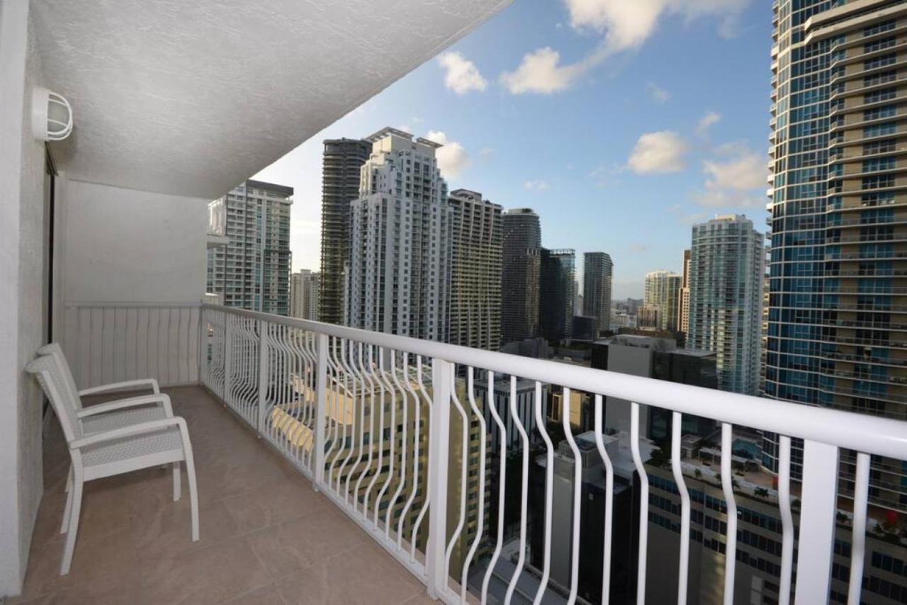 LUXURY CONDO LOCATED iN THE HEART OF MIAMI - 3