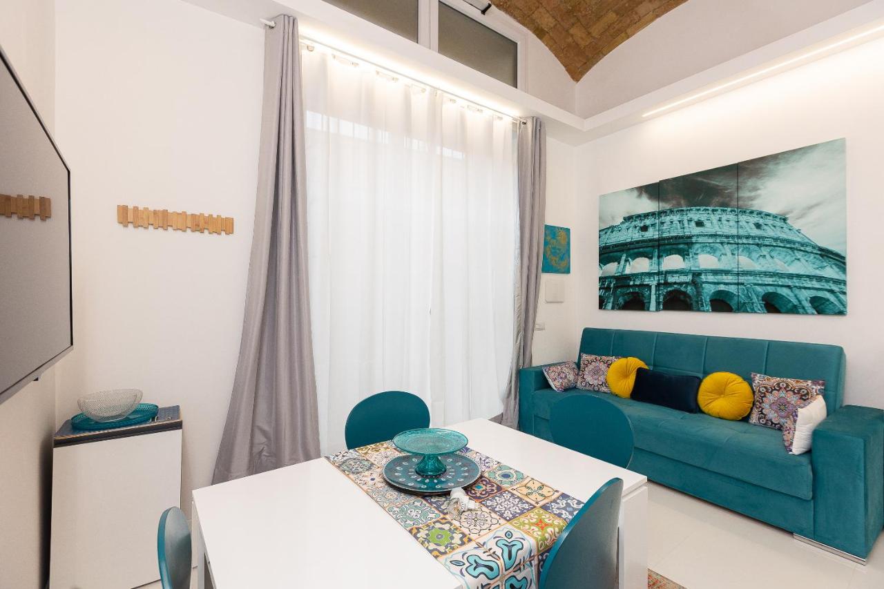 Colosseum Nest by Wall First - 2