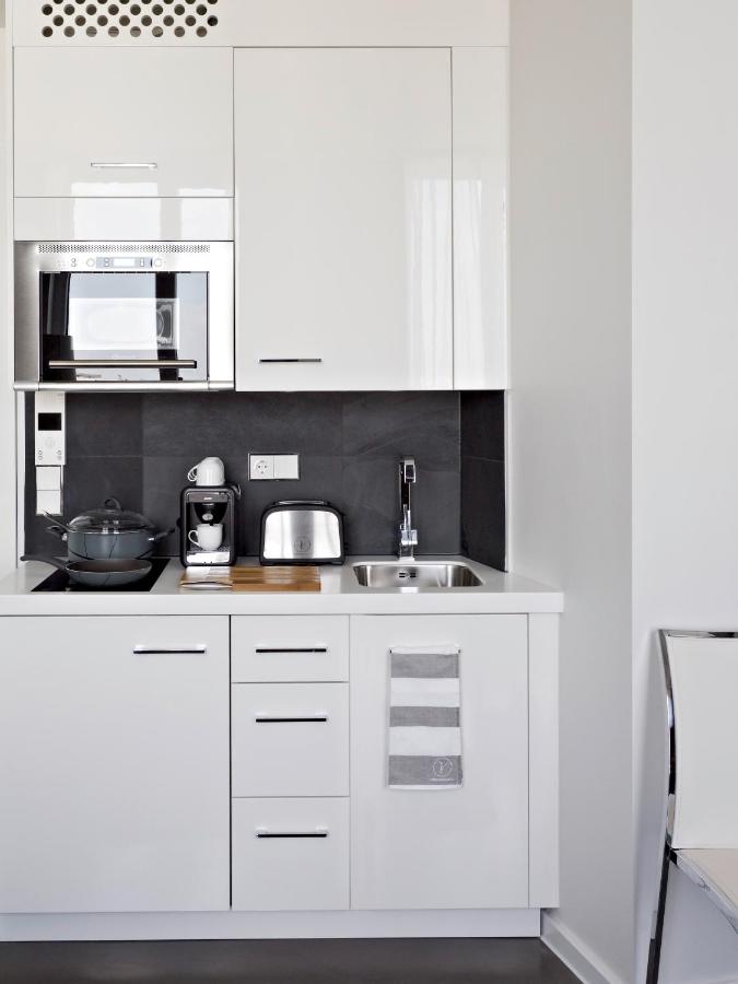VISIONAPARTMENTS Otto-Braun-Strasse - contactless check-in photo
