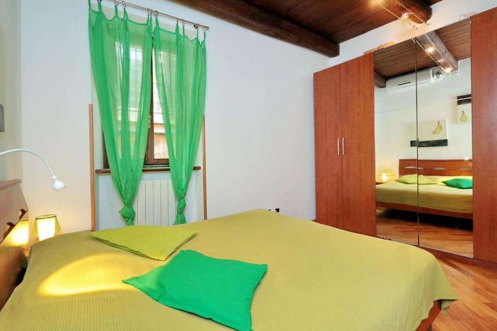 the red apartment - 2