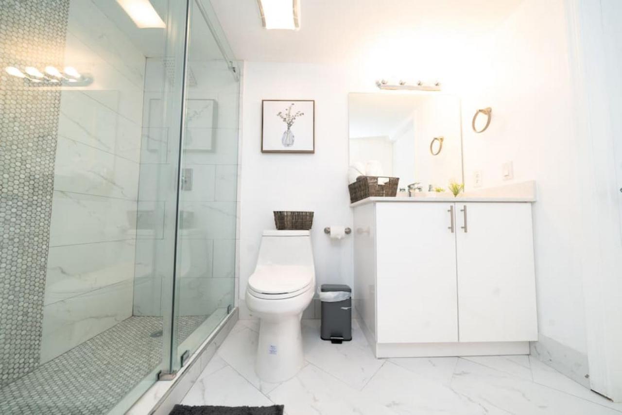 2Bed 2 Bath Airbnb Friendly building with Pool, Hot Tub, and Gym - 3