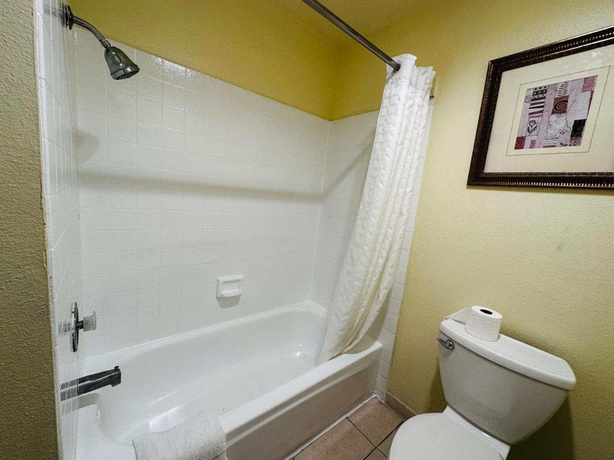 Casa Blanca Hotel - Cypress Buena Park, Anaheim Area — photo 14
