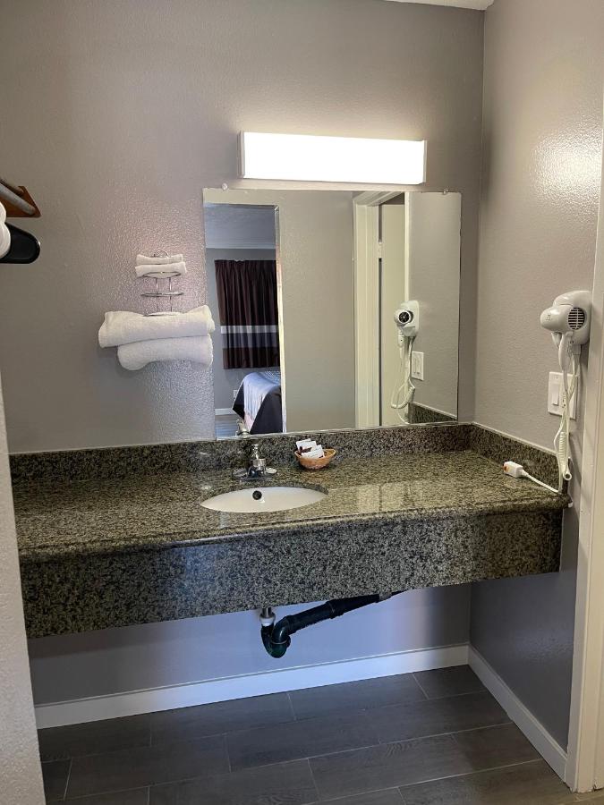 El Segundo Inn — photo 18