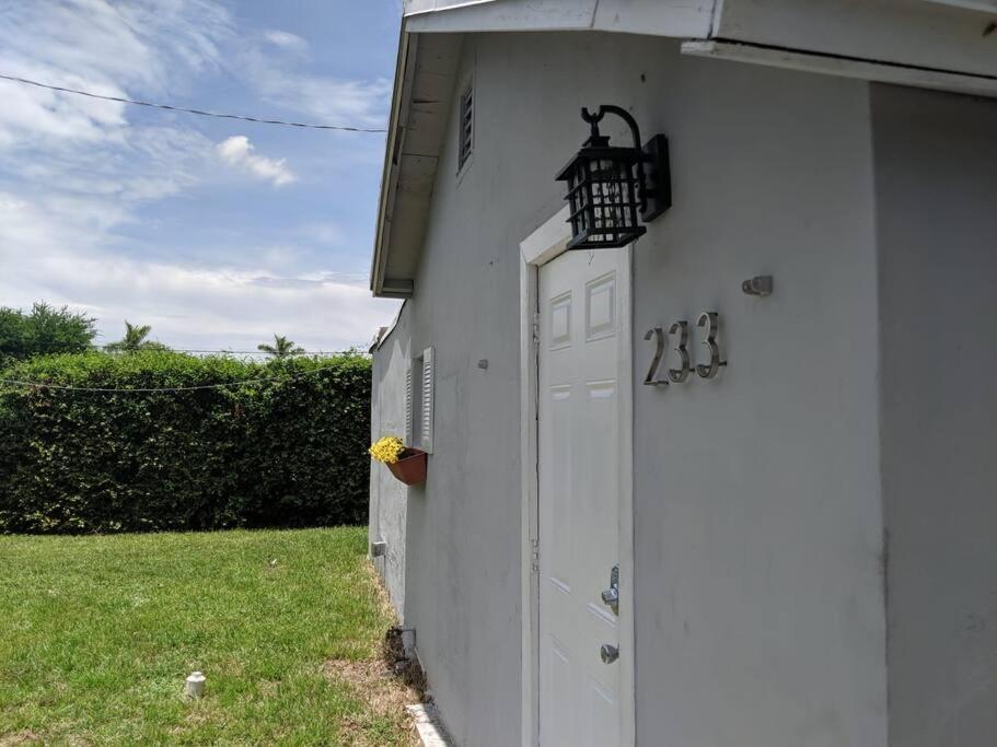 3 Bedroom Miami Home 15 Minutes to the Beach