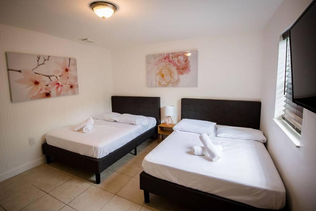 3 Bedroom Miami Home 15 Minutes to the Beach - 2