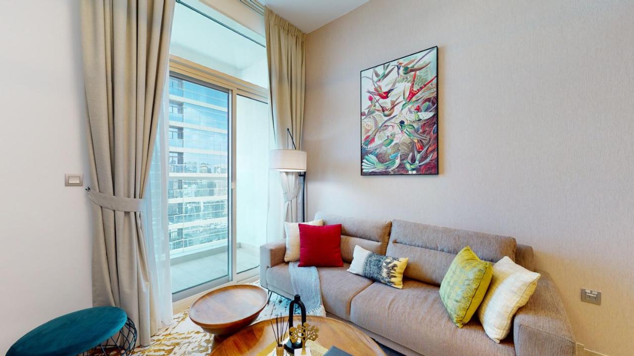 Stylish Apartment Balcony and Sea Views - 5