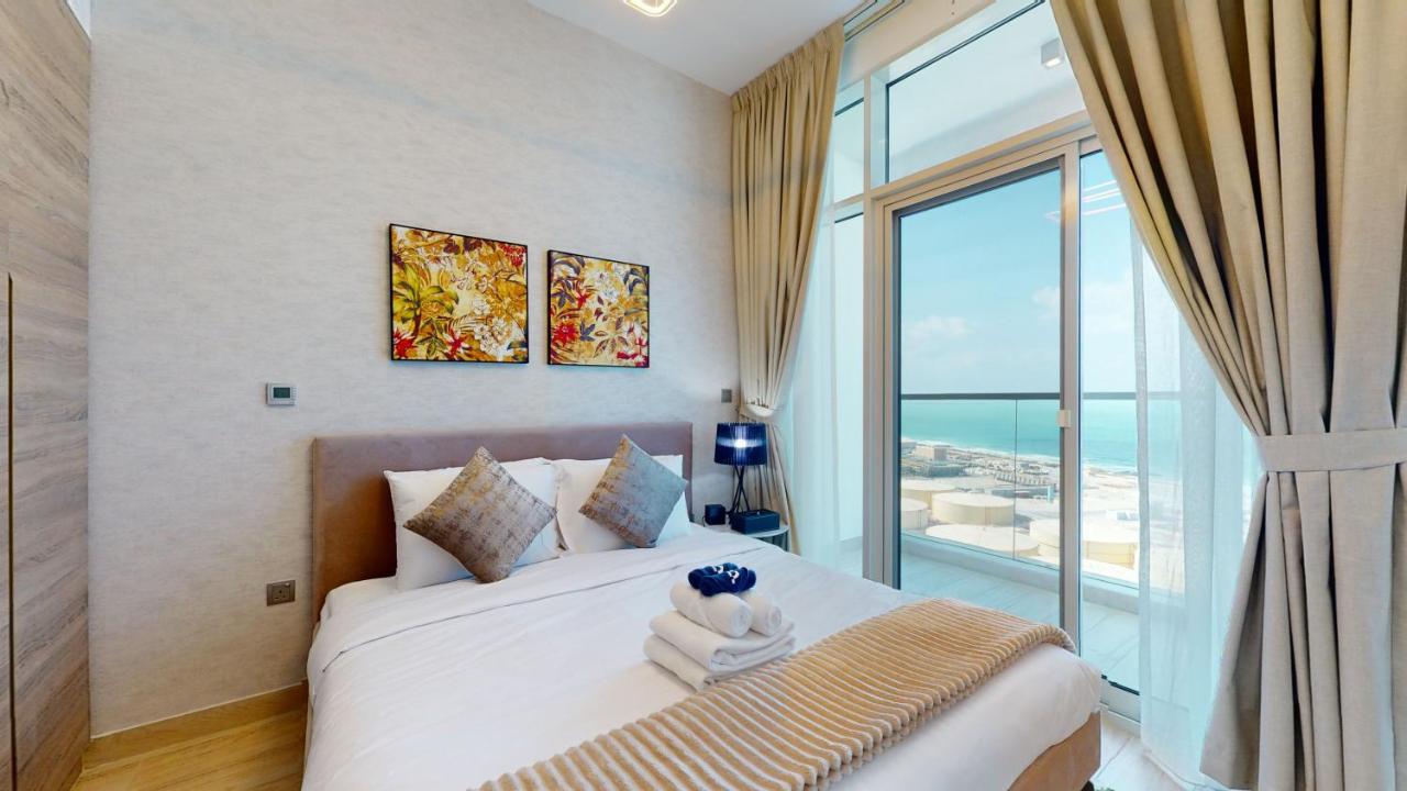 Stylish Apartment Balcony and Sea Views - 2