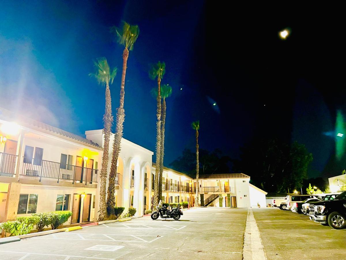 Casa Blanca Hotel - Cypress Buena Park, Anaheim Area — photo 9