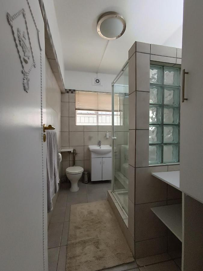 Sea Point Kingsgate no 10 - 3