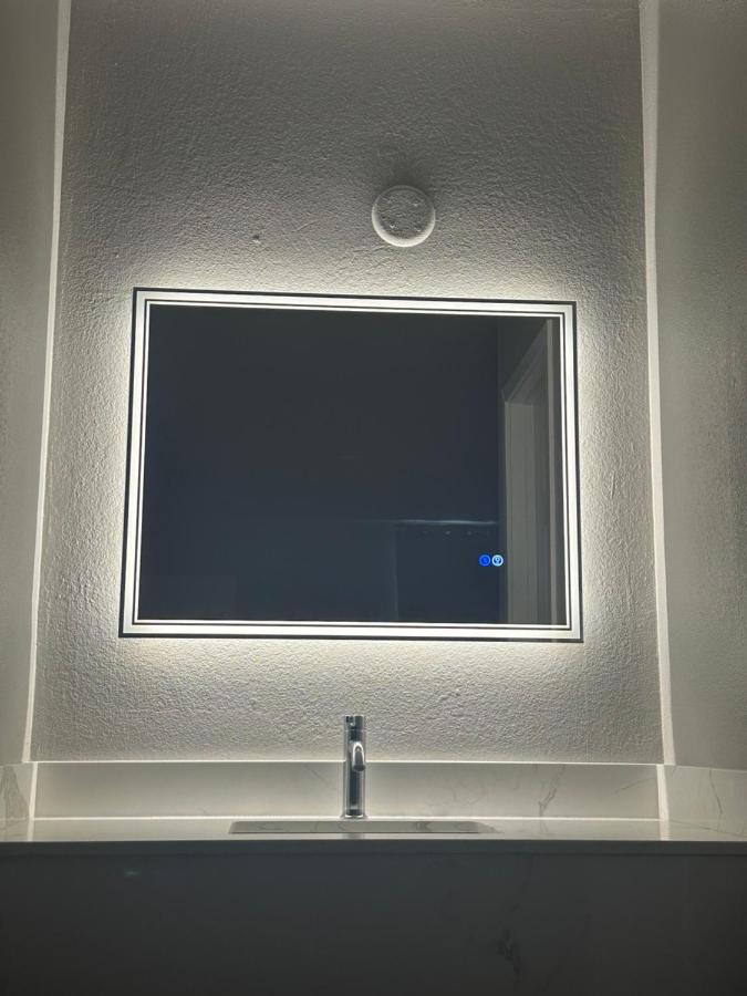 Royal Motel — photo 18