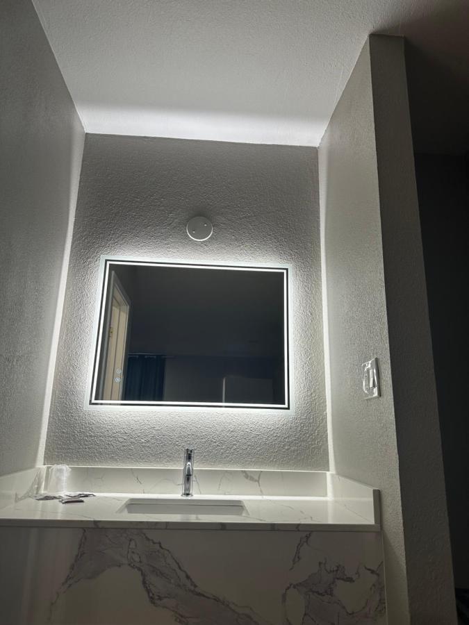 Royal Motel — photo 19