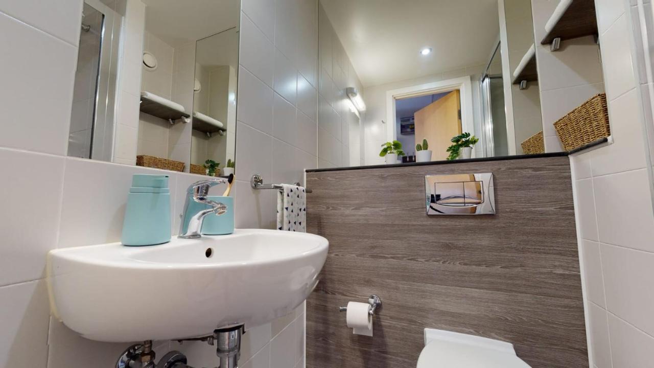 For Students Only - iQ Hoxton in London - 3