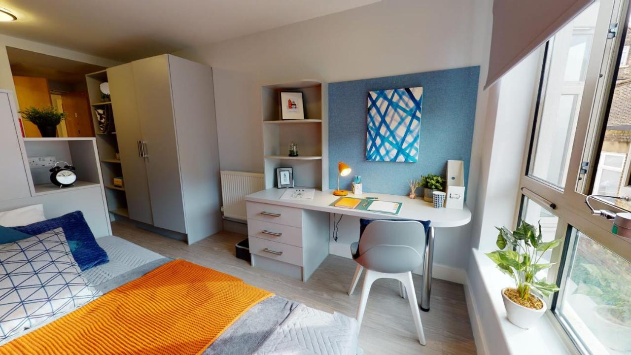 For Students Only - iQ Hoxton in London - 4